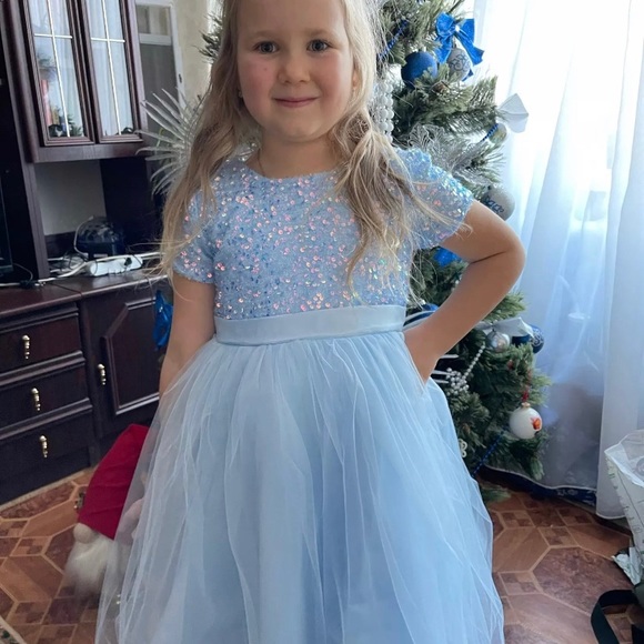 Girls dresses brand new 6-7 years - Picture 4 of 7